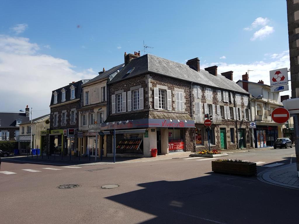 Appart'Hotel Le Frenchy Bréhal Exterior photo